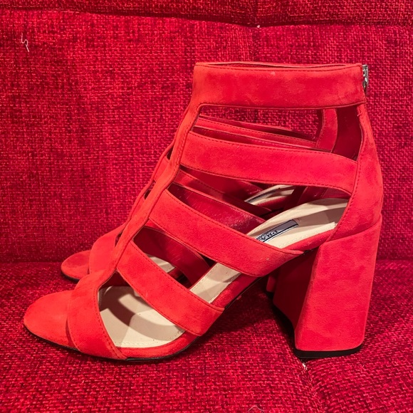 Prada RED suede, gladiator, block heel sandals. Size 7.5 NEVER WORN. NWOT - Picture 3 of 4